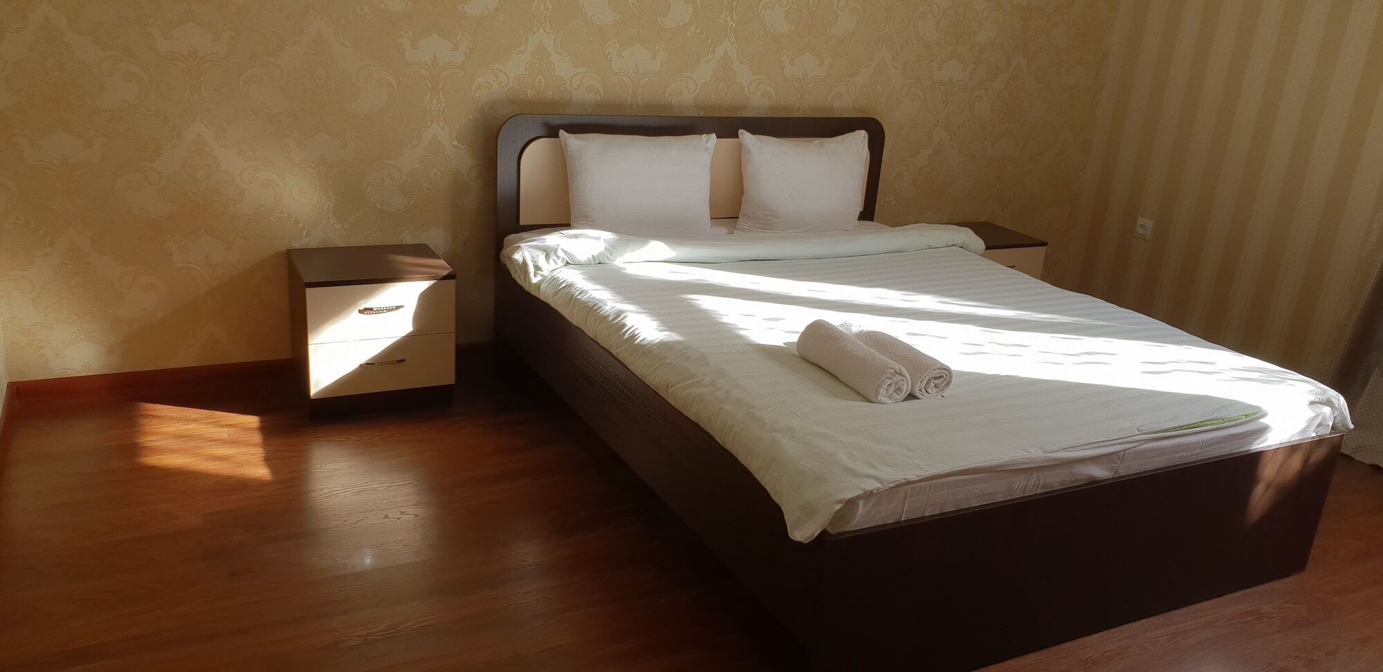 Hotel Leyla Almati Kültér fotó